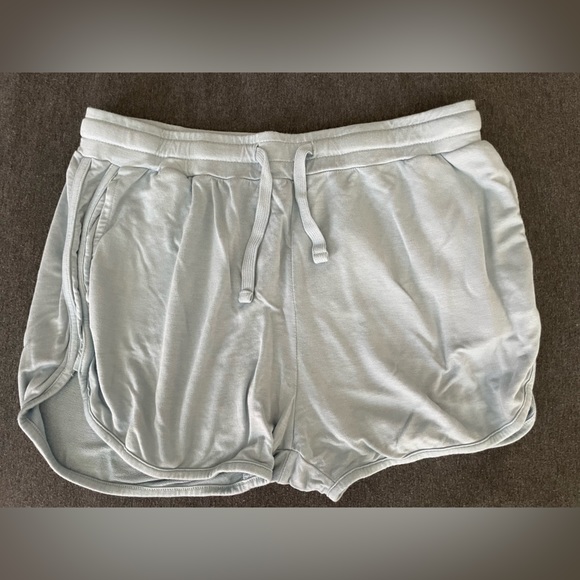 Blue matching lounge set! Cropped long sleeved hoodie with matching shorts - Picture 4 of 4